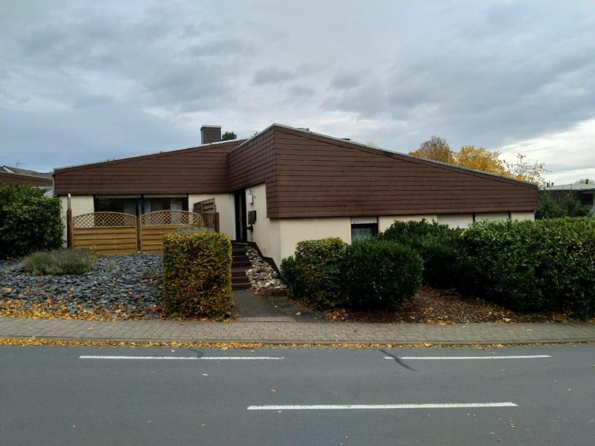 Kleine Ferienwohnung, Einzimmeraparment In Altenkirchen Almersbach Exteriör bild