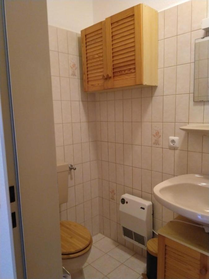 Kleine Ferienwohnung, Einzimmeraparment In Altenkirchen Almersbach Exteriör bild